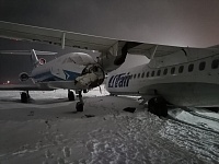 В аэропорту Сургута столкнулись два самолета: фото с места происшествия