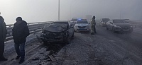 Из-за тумана на объездной в Тюмени столкнулись 16 автомобилей