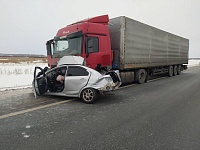 Вырвало двигатель: в ДТП с грузовиком под Ялуторовском погиб водитель легкового автомобиля