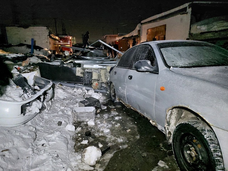 В Тюмени пять человек пострадали во время вспышки газа в гаражном кооперативе