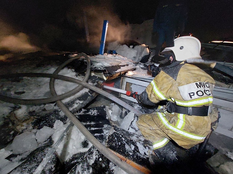 В Тюмени пять человек пострадали во время вспышки газа в гаражном кооперативе