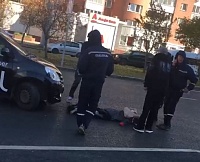 На улице 50 лет Октября автомобилист сбил 13-летнюю девочку на самокате