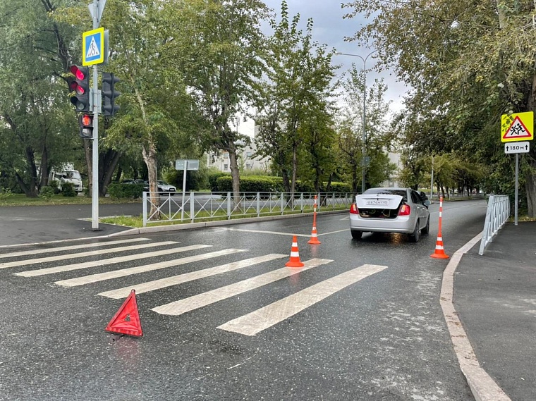 В Тюмени восьмилетнюю девочку по дороге в школу сбила машина