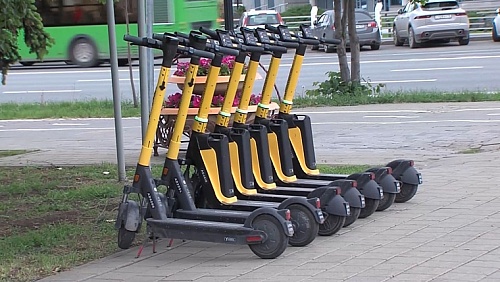 С электросамоката на больничную койку: двое подростков из Упоровского района столкнулись с машиной