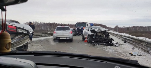 На Велижанском тракте у Разбахты столкнулись три автомобиля