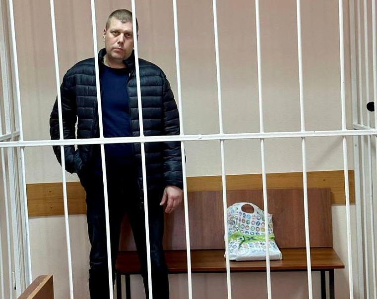 В Тюмени врача-нарколога за взятку на четыре года отправили в колонию