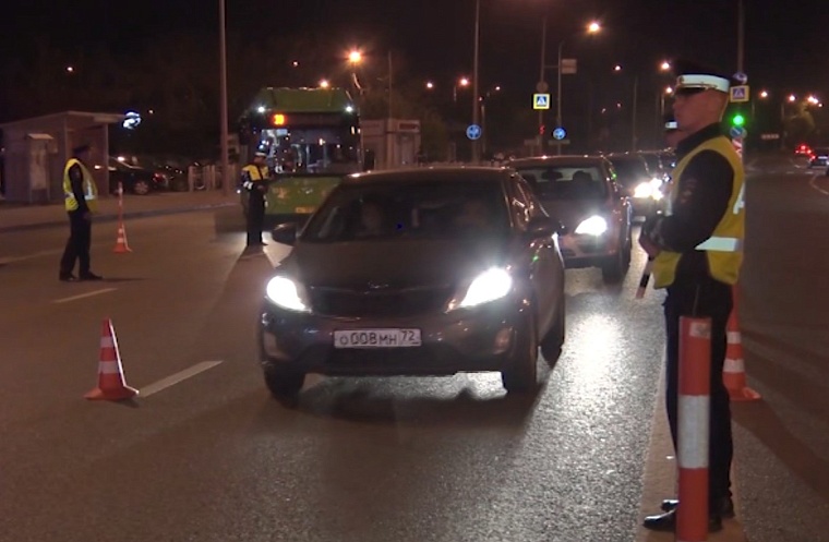 Во время сплошной проверки в Тюмени поймали нетрезвого водителя на "Нексии"