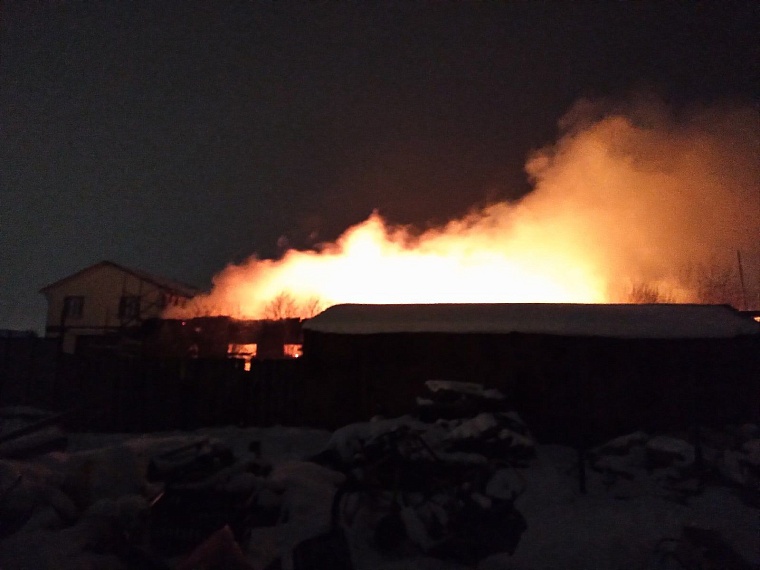В деревне Падерина под Тюменью на пожаре погиб мужчина