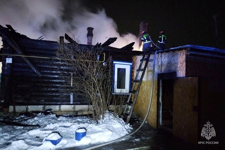 В Тюменском районе из-за короткого замыкания сгорела квартира