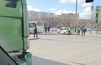 В ДТП с рейсовым автобусом в центре Тюмени пострадали две пенсионерки