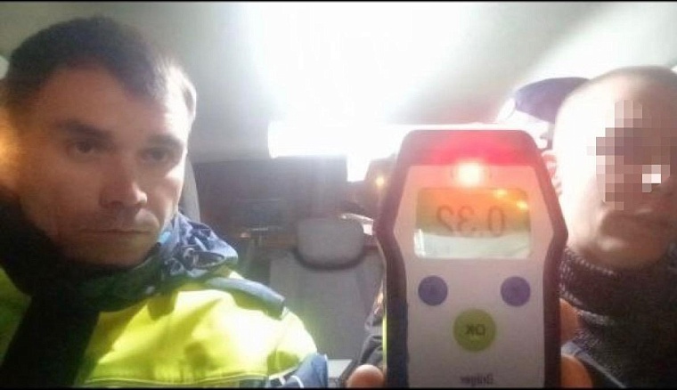 Пригубил за счастье молодых: на ул. Пермякова задержали пьяного водителя