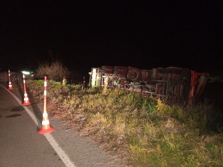 В Тюменской области в ДТП погиб водитель мусоровоза