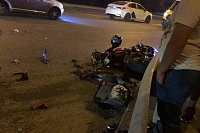В Тюмени байкер и его пассажирка после аварии попали в реанимацию