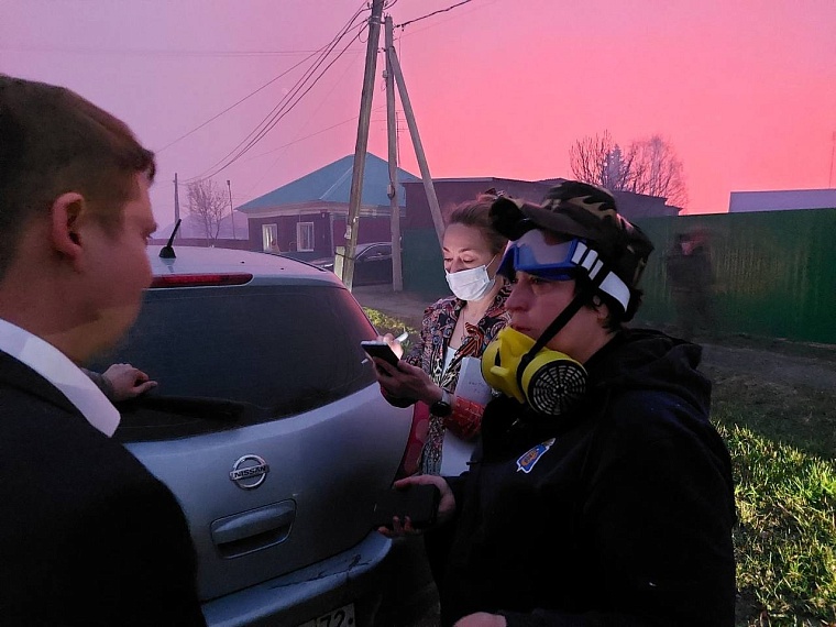 Жителей Успенки эвакуируют из-за сильного пожара