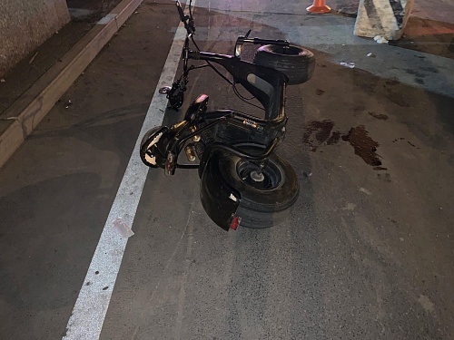 В Тюмени пьяный байкер въехал в бетонный блок