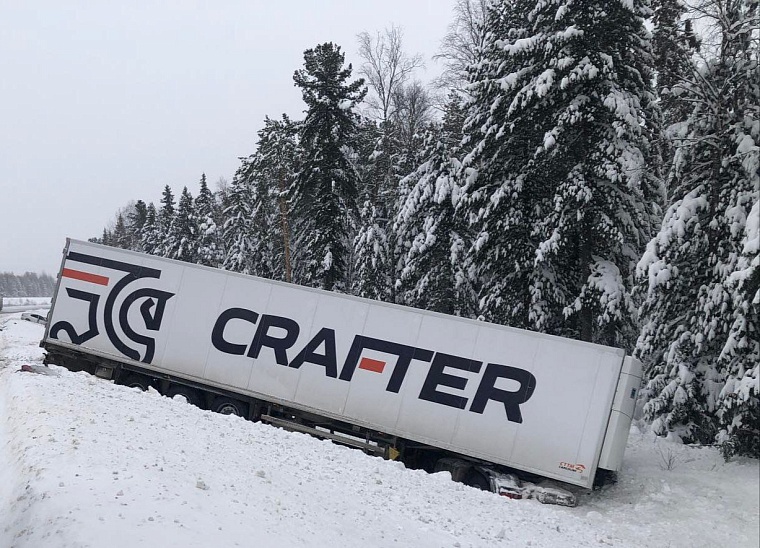 Семья из Губкинского пострадала в аварии на трассе Тюмень-Ханты-Мансийск