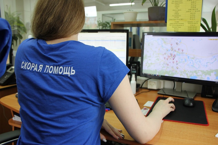 "Говорит и руками шевелит": тюменская скорая впервые в сезоне выехала на "травму ныряльщика"