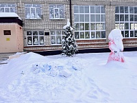 Снежные фигуры в Тобольске разрушают сами жители