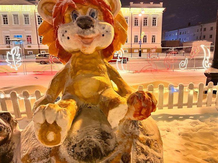 Снежные фигуры в Тобольске разрушают сами жители