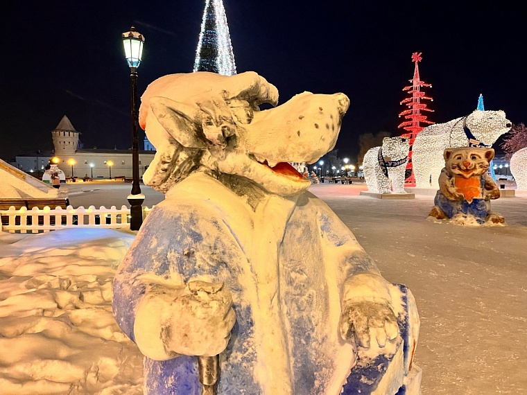 Снежные фигуры в Тобольске разрушают сами жители