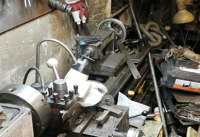 Тюменец организовал в гараже мастерскую по переделке оружия