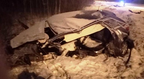 Въехал в электроопору: в Тобольске молодой водитель погиб в ДТП