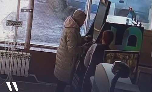 Сотрудники «Сибинформбюро» спасли пенсионерку от мошенников