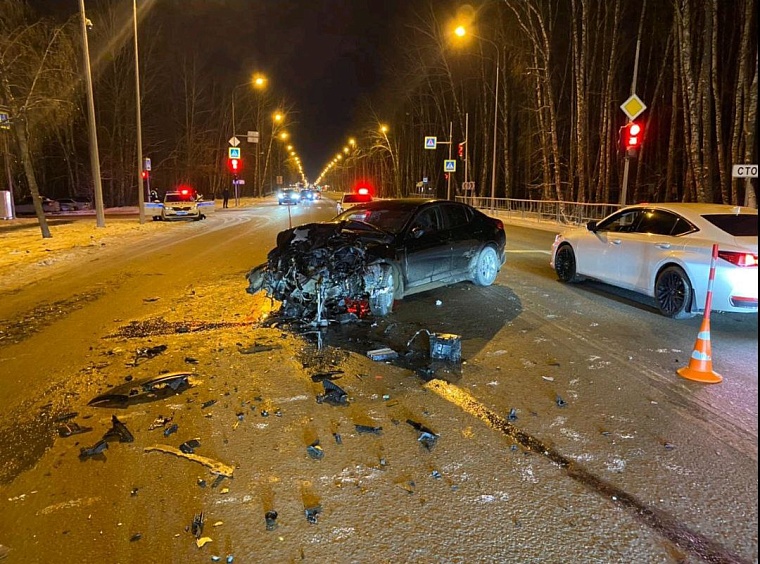 Двое тюменцев, пострадавших в ДТП на улице Дружбы, находятся в реанимации