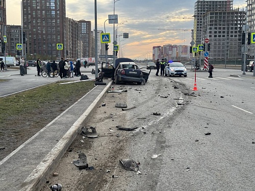 В ДТП на улице Салманова в Тюмени пострадали семь человек, в том числе четверо детей