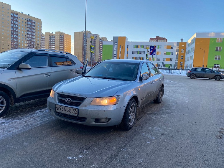 В Тюмени второклассница попала под машину по дороге в школу