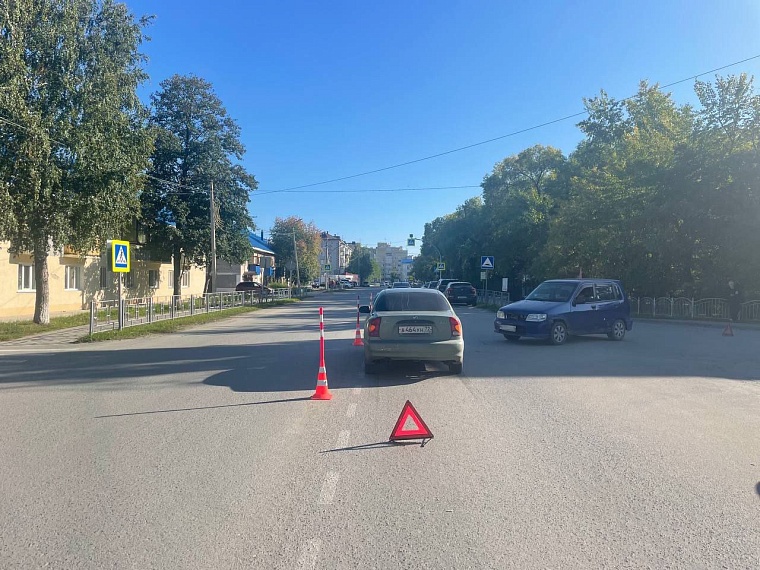 На мать подростка-нарушителя тюменским автоинспекторам пришлось надеть наручники