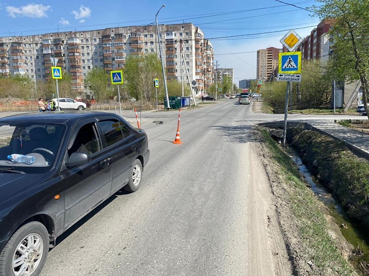 Тюменский школьник поехал от бабушки на самокате и попал в ДТП