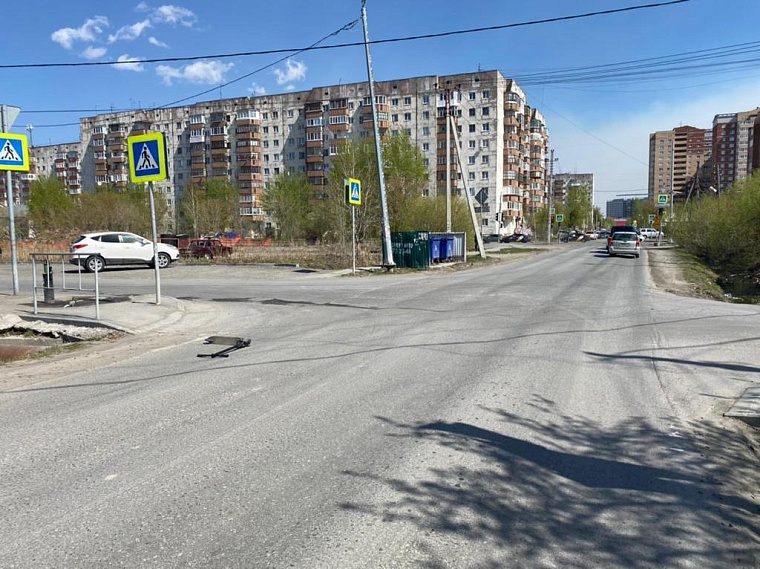 Тюменский школьник поехал от бабушки на самокате и попал в ДТП