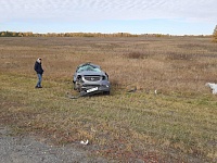 Женщина вылетела из автомобиля после столкновения с Subaru