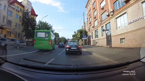 В Тюмени водителя автобуса оштрафовали за нарушение ПДД после опубликованного в соцсетях видео