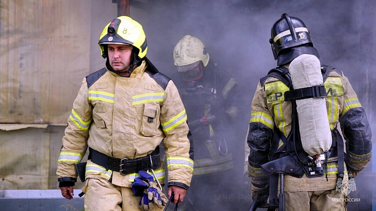 На НПЗ в Омске произошел пожар, пострадали два человека