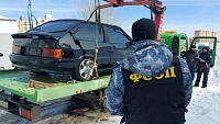 В Тюмени из-за штрафов 36-летняя автомобилистка лишилась машины