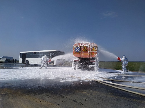 Горящий бензовоз, пять "погибших": на Московском тракте проходят масштабные учения