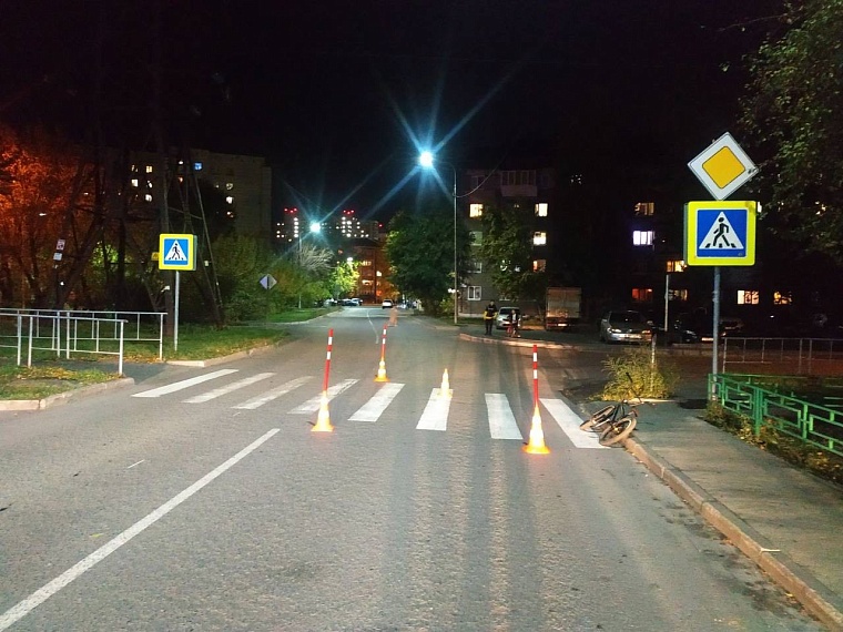 Тюменский автомобилист сбил детей и уехал с места ДТП, потому что спешил на работу