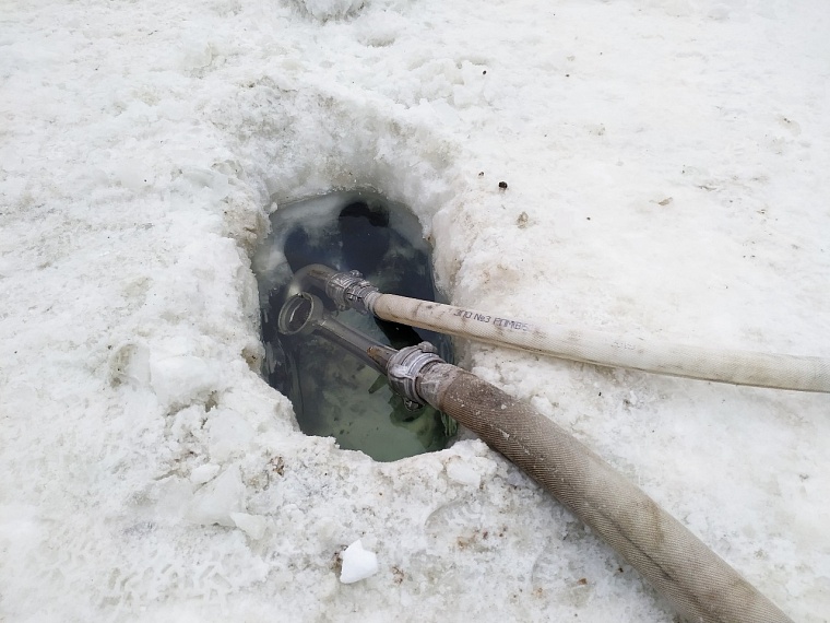 Пункт проката инвентаря на базе "Боровое" загорелся на глазах отдыхающих