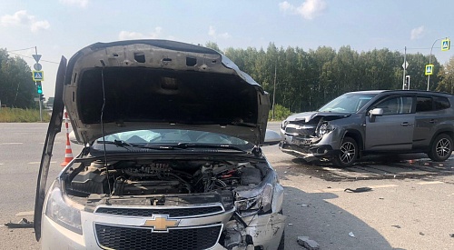 В Тюмени семья с тремя детьми попала в ДТП после визита в поликлинику