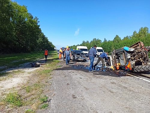 После ДТП с трактором на тюменской трассе ребенок попал в реанимацию