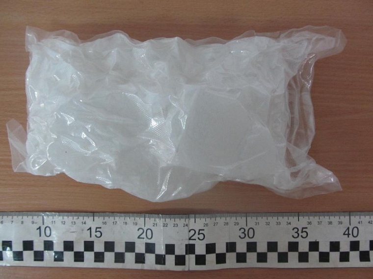 Тюменские полицейские остановили машину с наркотиками в спортивных сумках