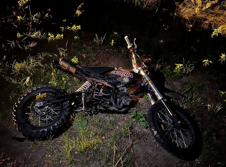 Двое тюменских подростков на питбайках столкнулись лоб в лоб