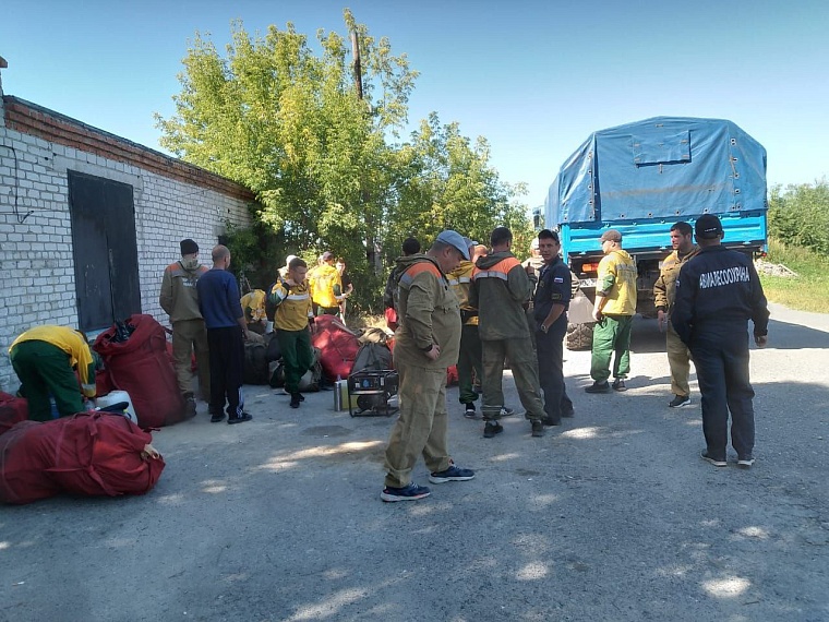 В ХМАО из Тюмени переброшены дополнительные силы для борьбы с пожарами