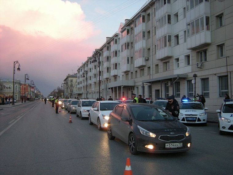 Пытаясь разжалобить тюменских судей, нарушитель ПДД перевел деньги в дом ребенка