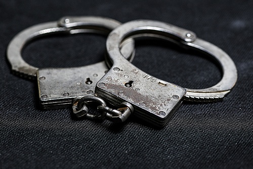 Тюменец с криминальным прошлым украл в магазине 15 флаконов шампуня