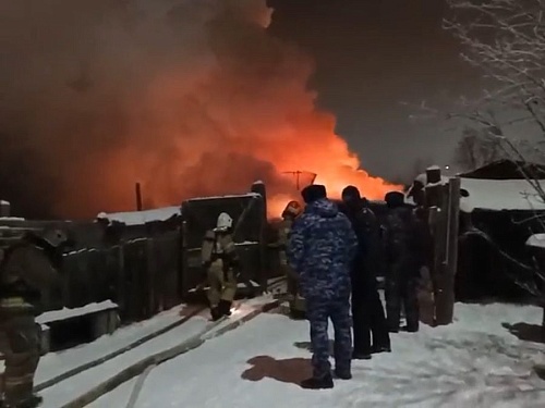 В районе Войновки горит частный дом. Есть погибший