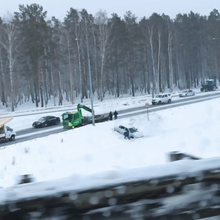 На Старотобольском тракте жесткое ДТП с участием легкового автомобиля и "ГАЗели"