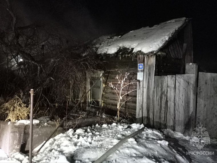 В Омутинском во время пожара в частном доме погиб человек